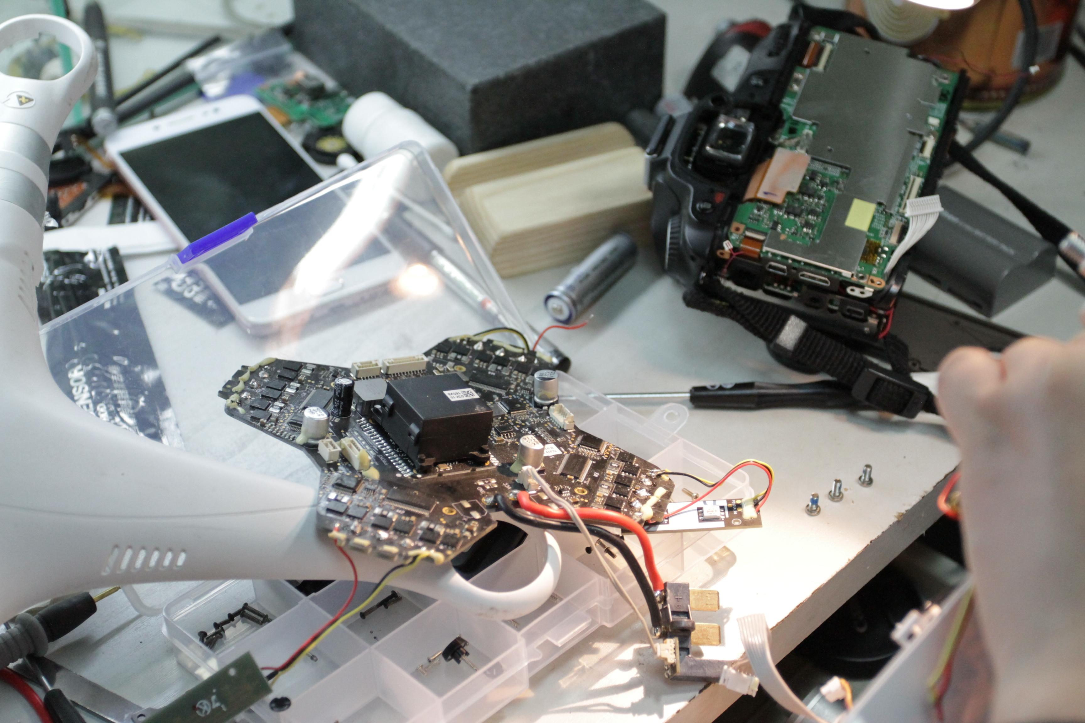 90后農村小伙巧手修無人機，年修400臺圓城市夢